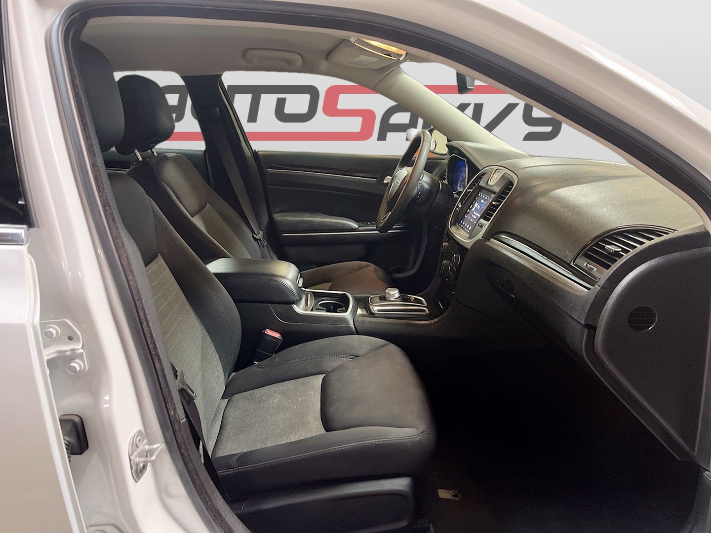 Used 2023 Chrysler 300 Touring RWD image 26