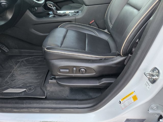 Used 2023 Chevrolet Traverse Premier w/ Redline Edition AWD/4WD image 19