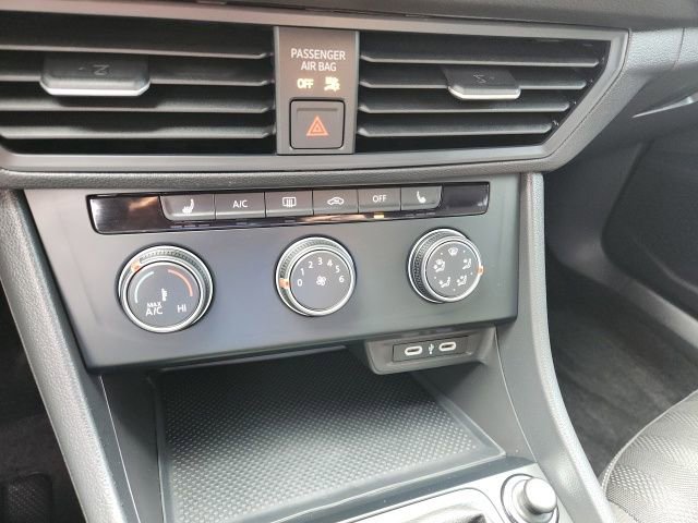 Used 2024 Volkswagen Jetta Sport image 27