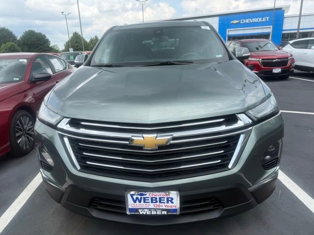 Used 2023 Chevrolet Traverse LT FWD image 2