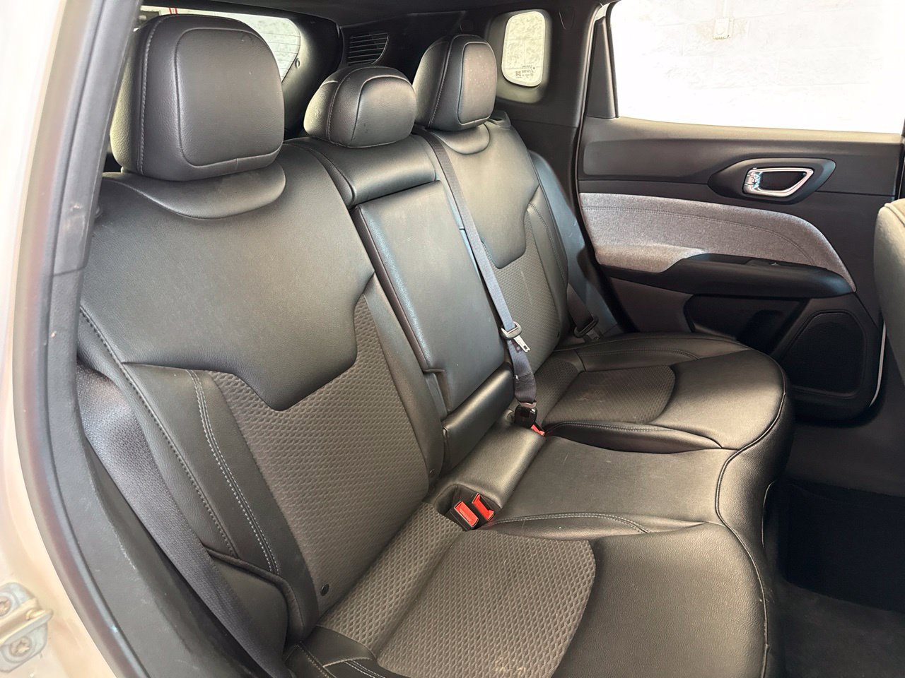 Used 2025 Jeep Compass Latitude AWD/4WD image 42
