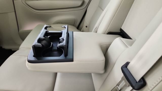 New 2026 Volvo XC90 T8 Ultra w/ Protection Package Premier AWD/4WD image 32