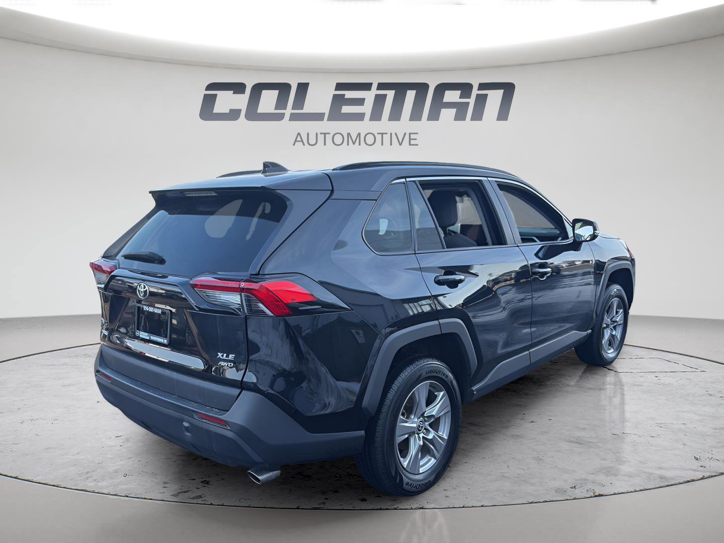 Used 2024 Toyota RAV4 XLE w/ Weather Package image 5