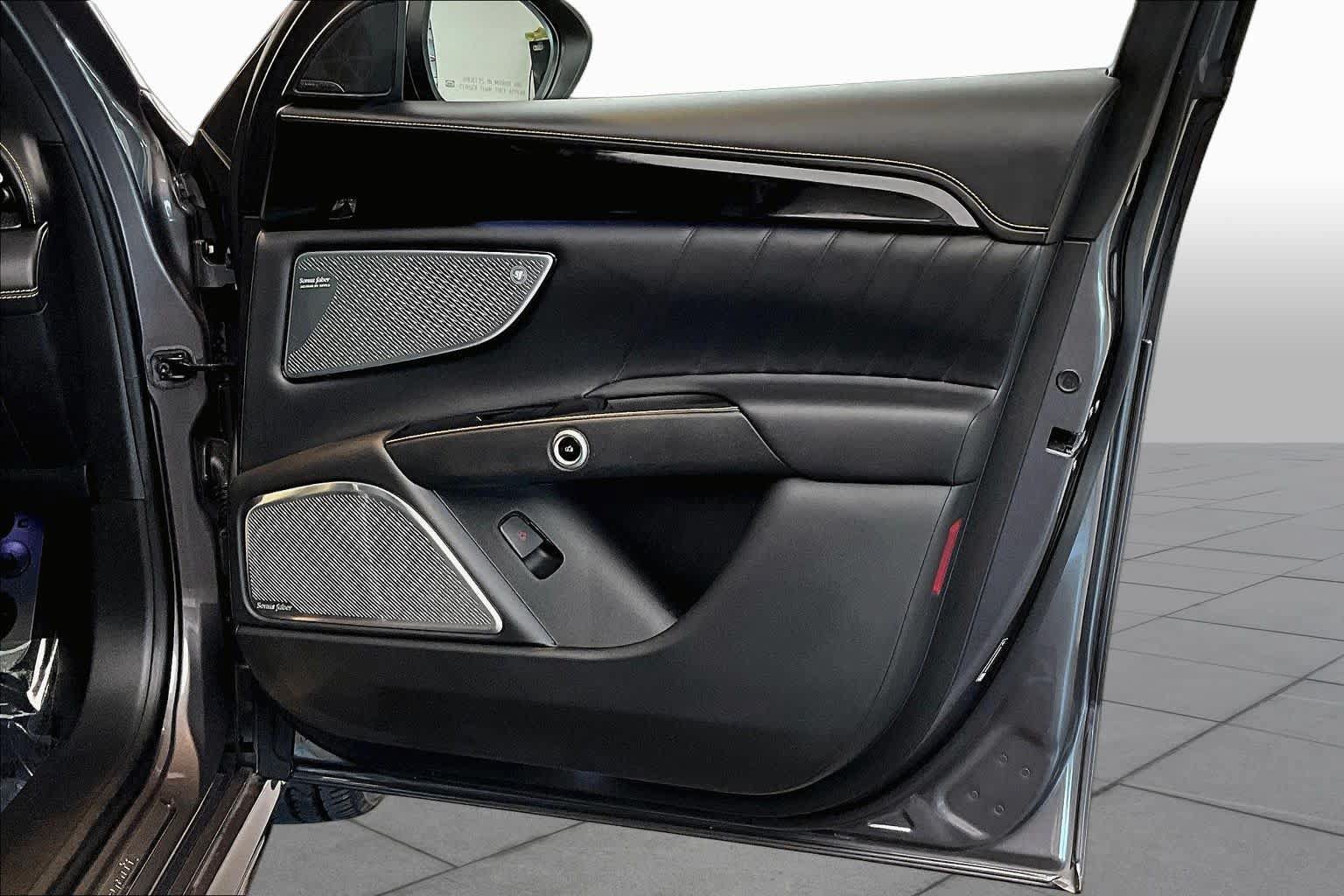 Used 2023 Maserati Grecale Modena AWD/4WD image 23