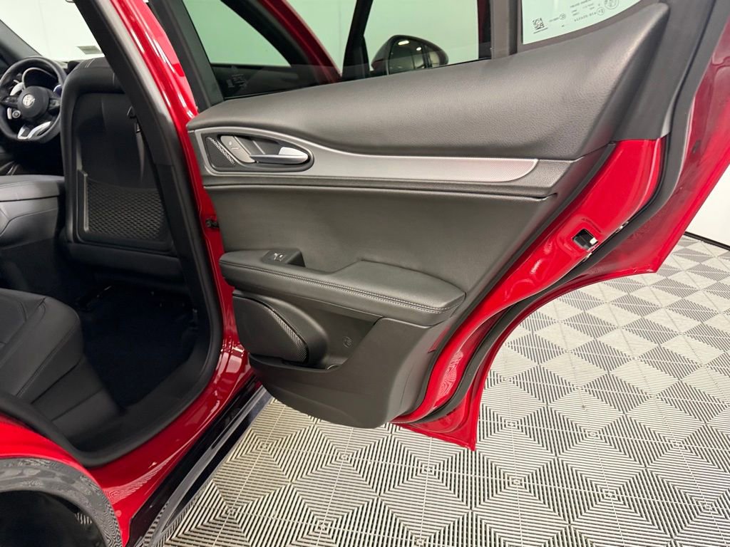 Used 2025 Alfa Romeo Stelvio Sprint w/ Veloce Package image 33