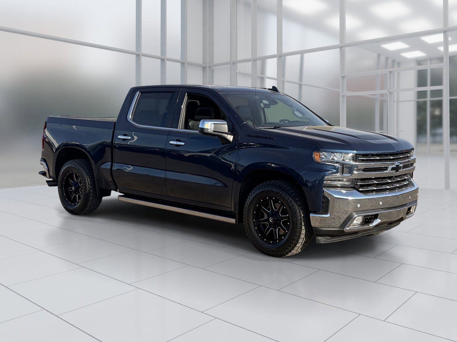 Used 2021 Chevrolet Silverado 1500 LTZ w/ Technology Package AWD/4WD image 8