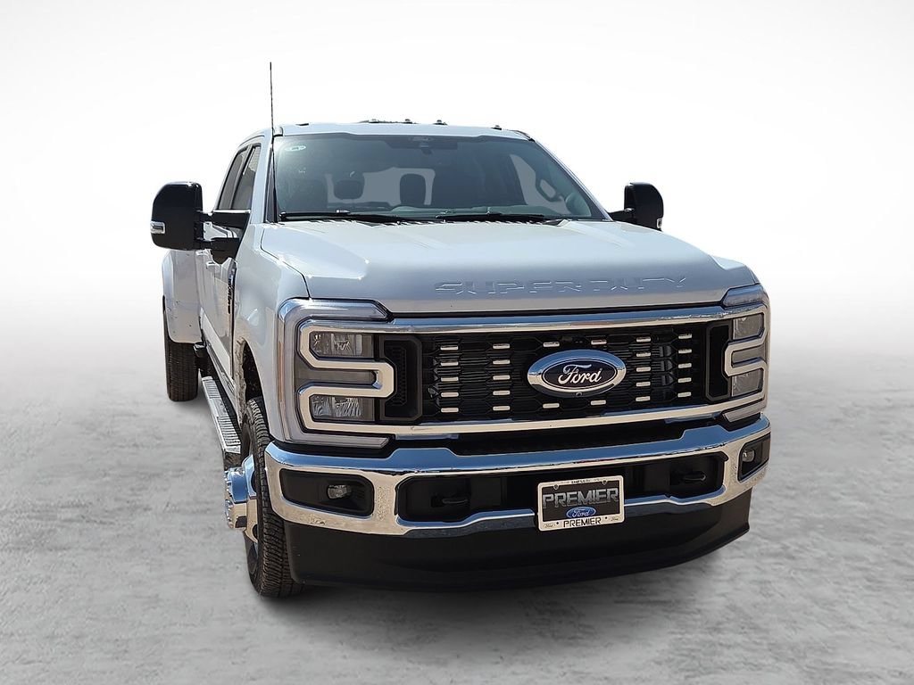 New 2026 Ford F350 Lariat w/ FX4 Off-Road Package AWD/4WD image 2
