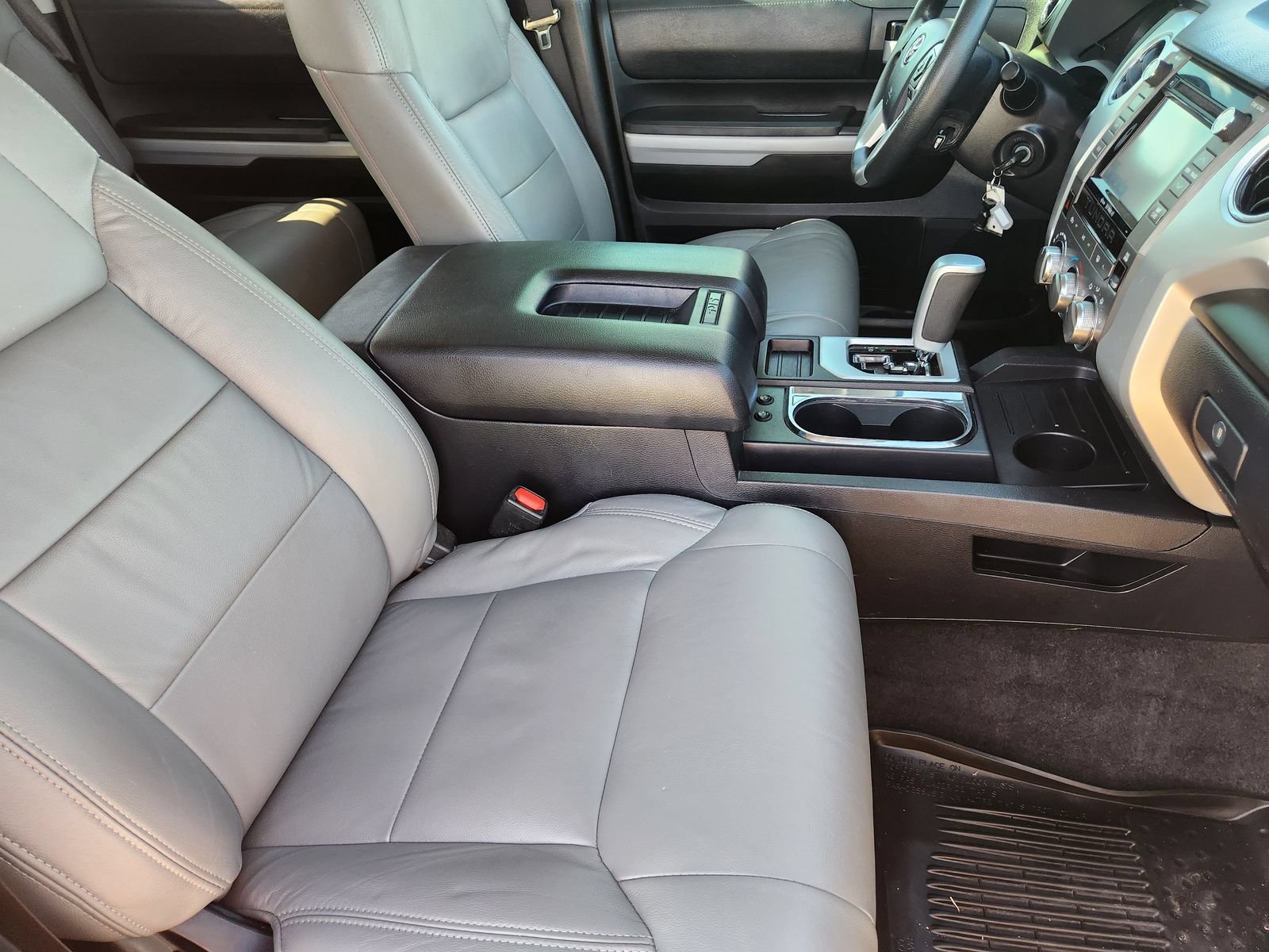 Used 2019 Toyota Tundra SR5 w/ SR5 Upgrade Package RWD image 17