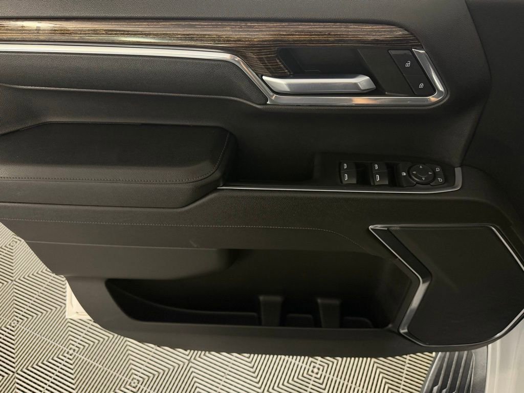 Used 2023 GMC Sierra 1500 SLE image 25