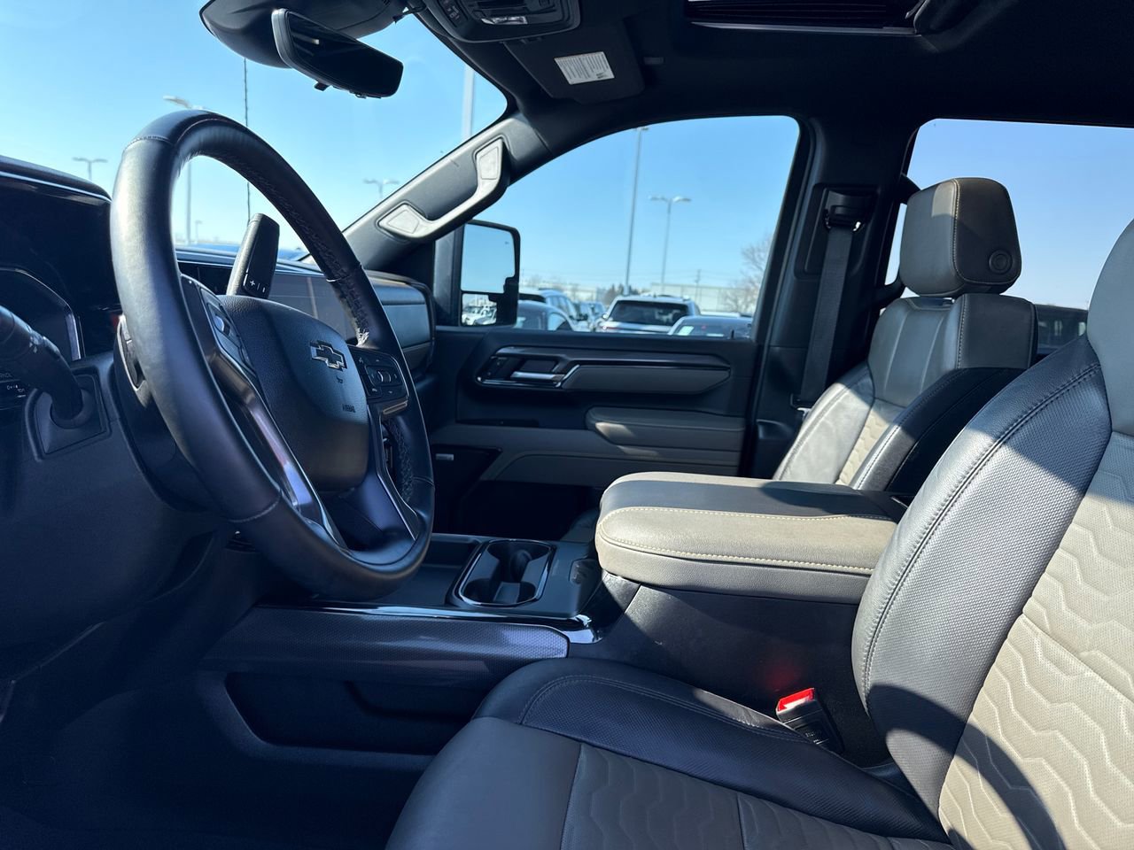 Used 2025 Chevrolet Silverado 2500 ZR2 w/ Technology Package image 13