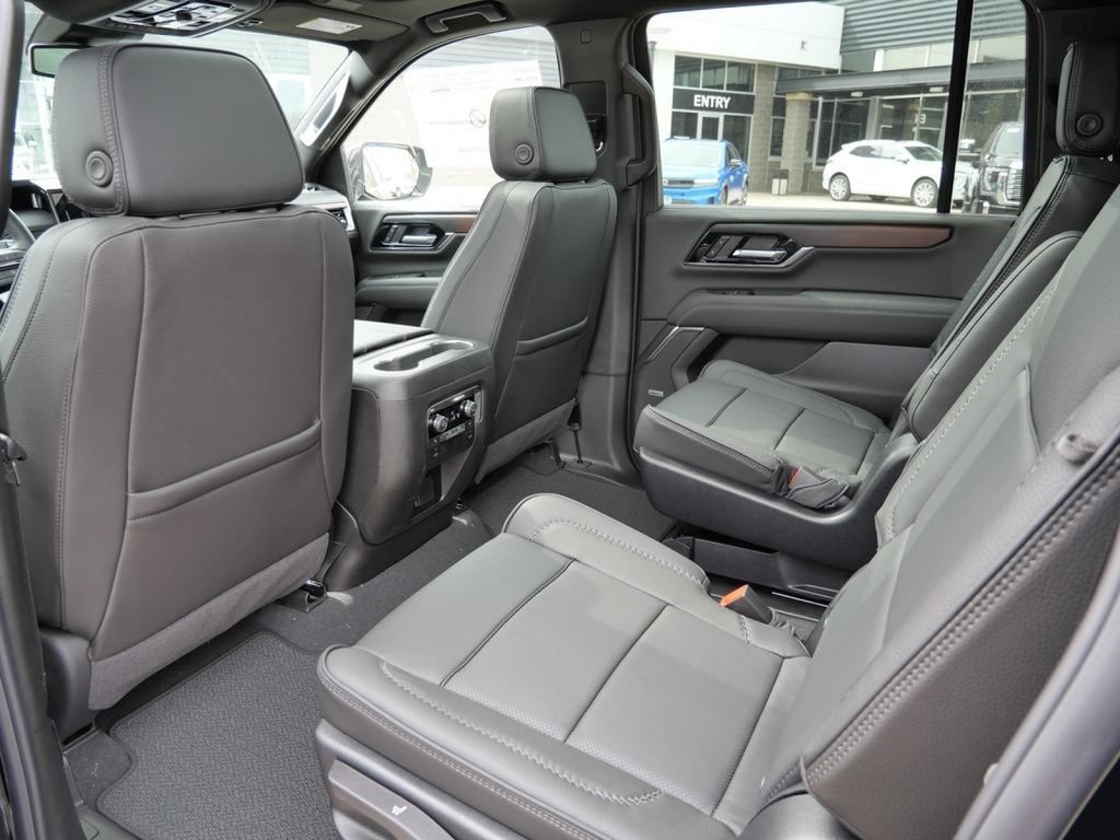 New 2026 GMC Yukon XL Denali w/ Sun & Power Step Package AWD/4WD image 36