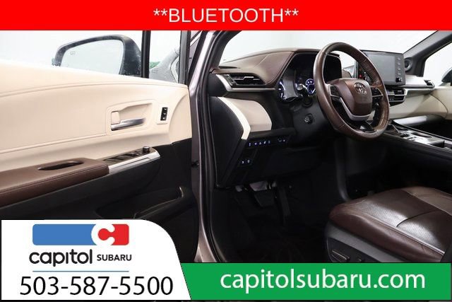 Used 2023 Toyota Sienna Platinum image 10