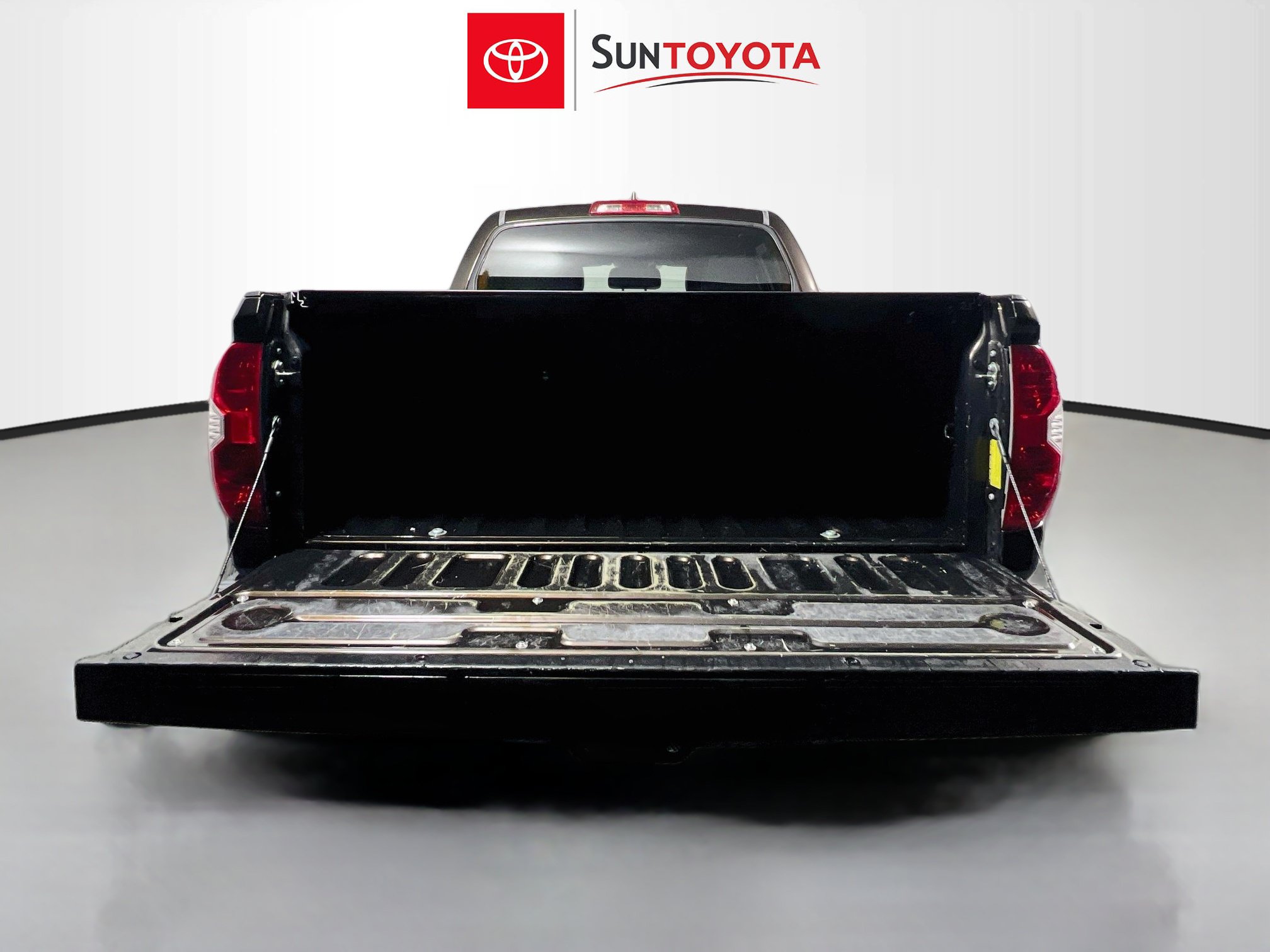 Used 2020 Toyota Tundra Limited w/ Limited Premium Package RWD image 33