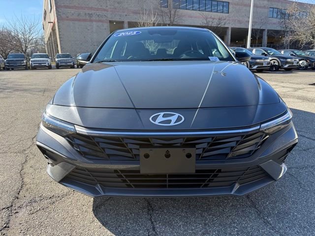 Certified 2025 Hyundai Elantra Sport video 2