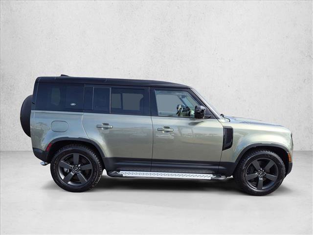 Used 2024 Land Rover Defender 110 SE AWD/4WD image 4