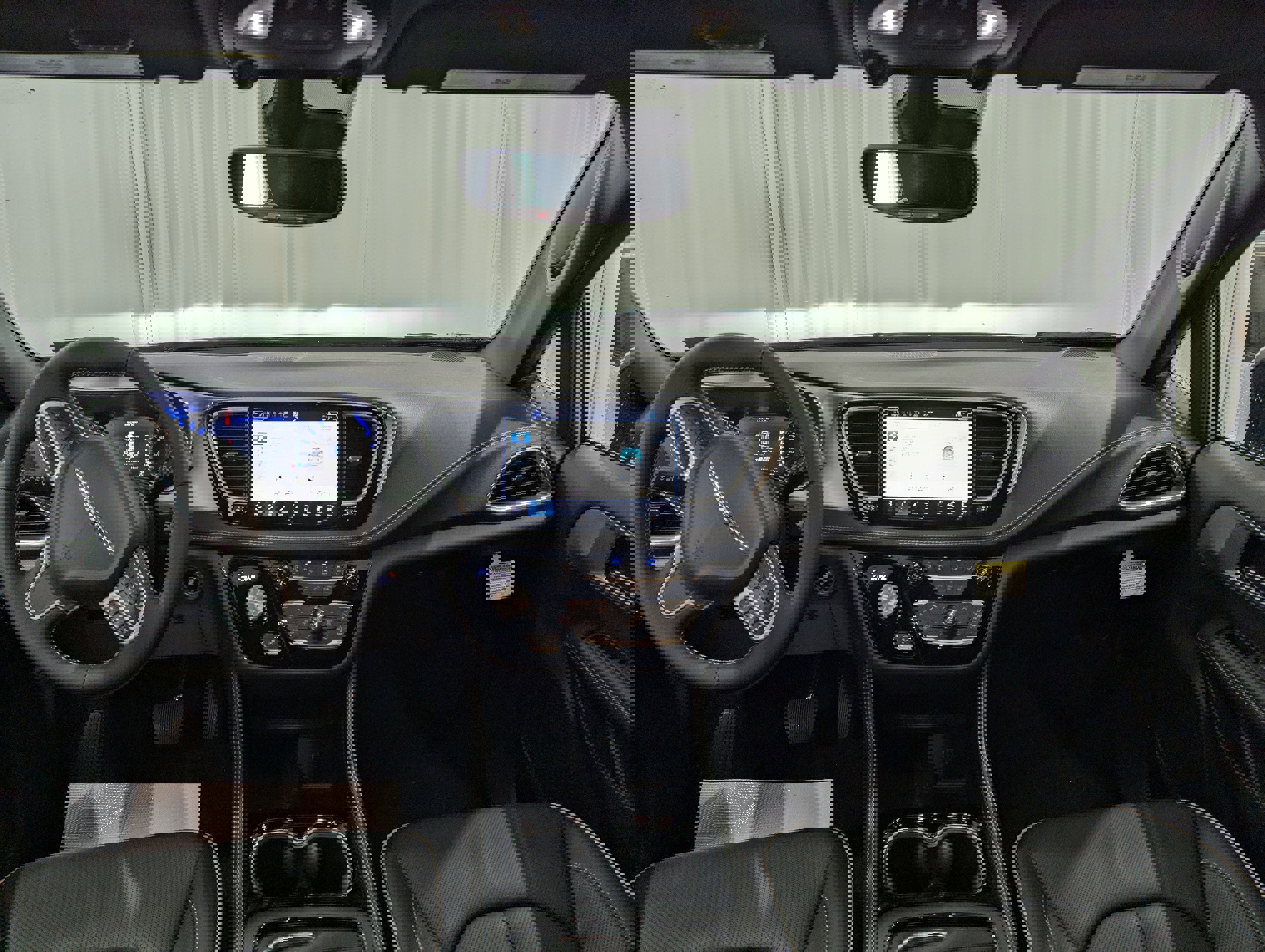 New 2026 Chrysler Pacifica Limited w/ Trailer Tow Group image 15