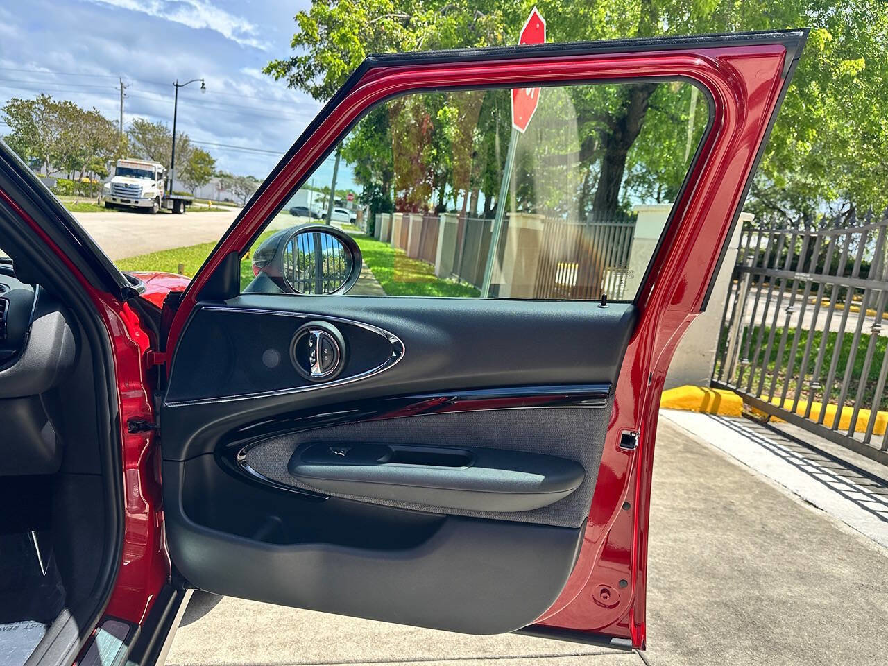 Used 2016 MINI Cooper Clubman image 20