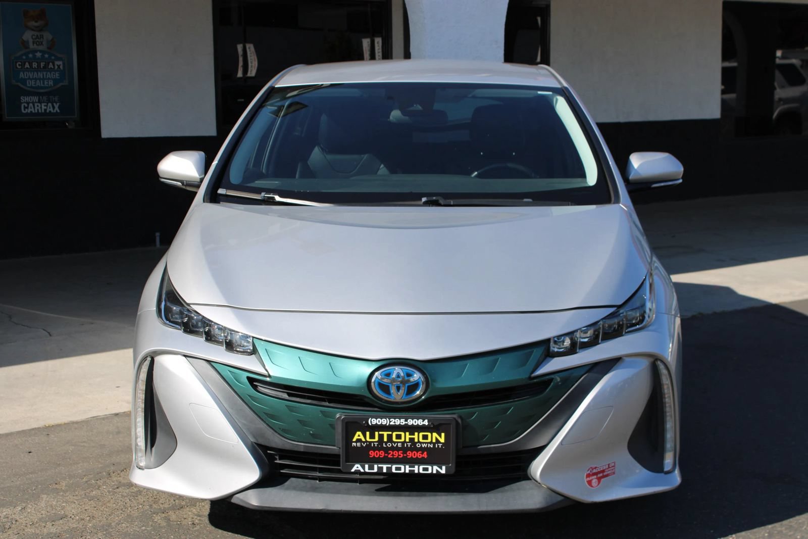 Used 2017 Toyota Prius Prime Premium w/ Preferred Accessory Package FWD image 2