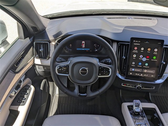 New 2025 Volvo XC90 B6 Core image 17