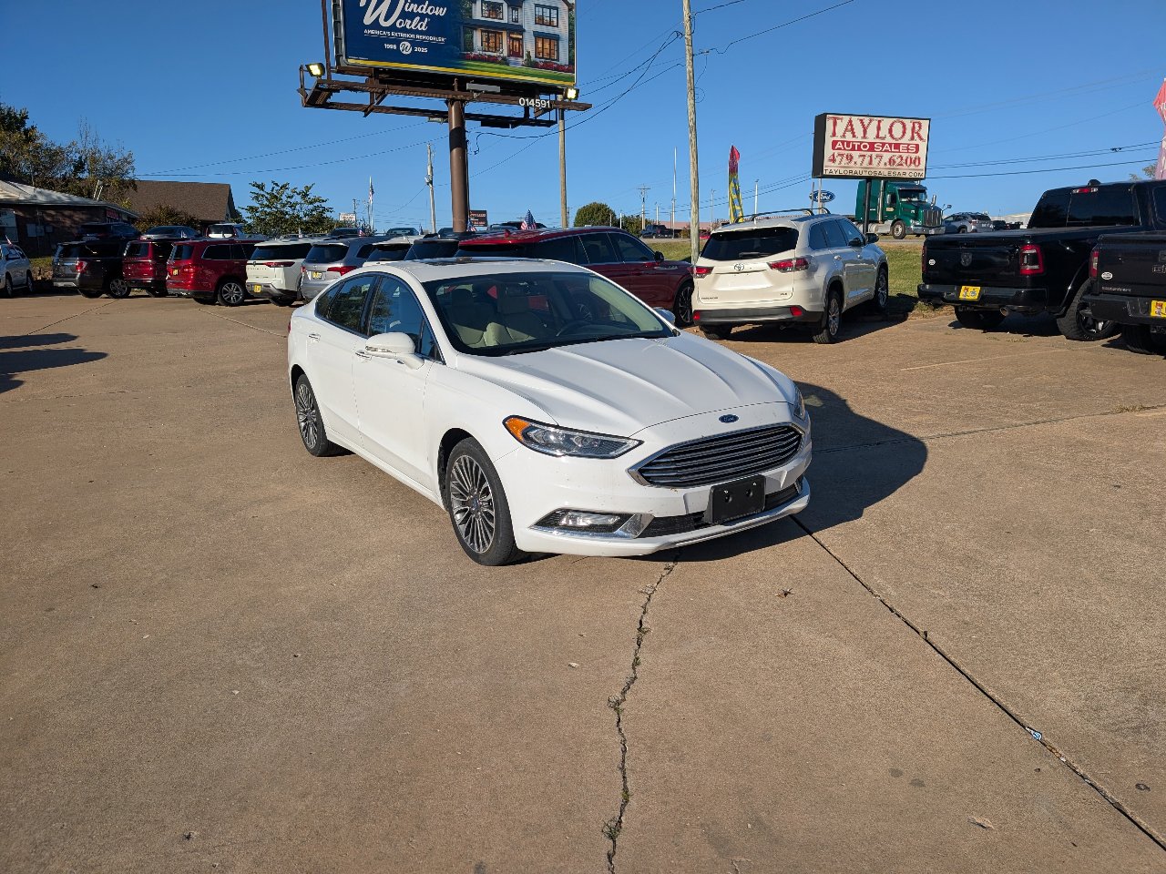 Used 2018 Ford Fusion Titanium image 3