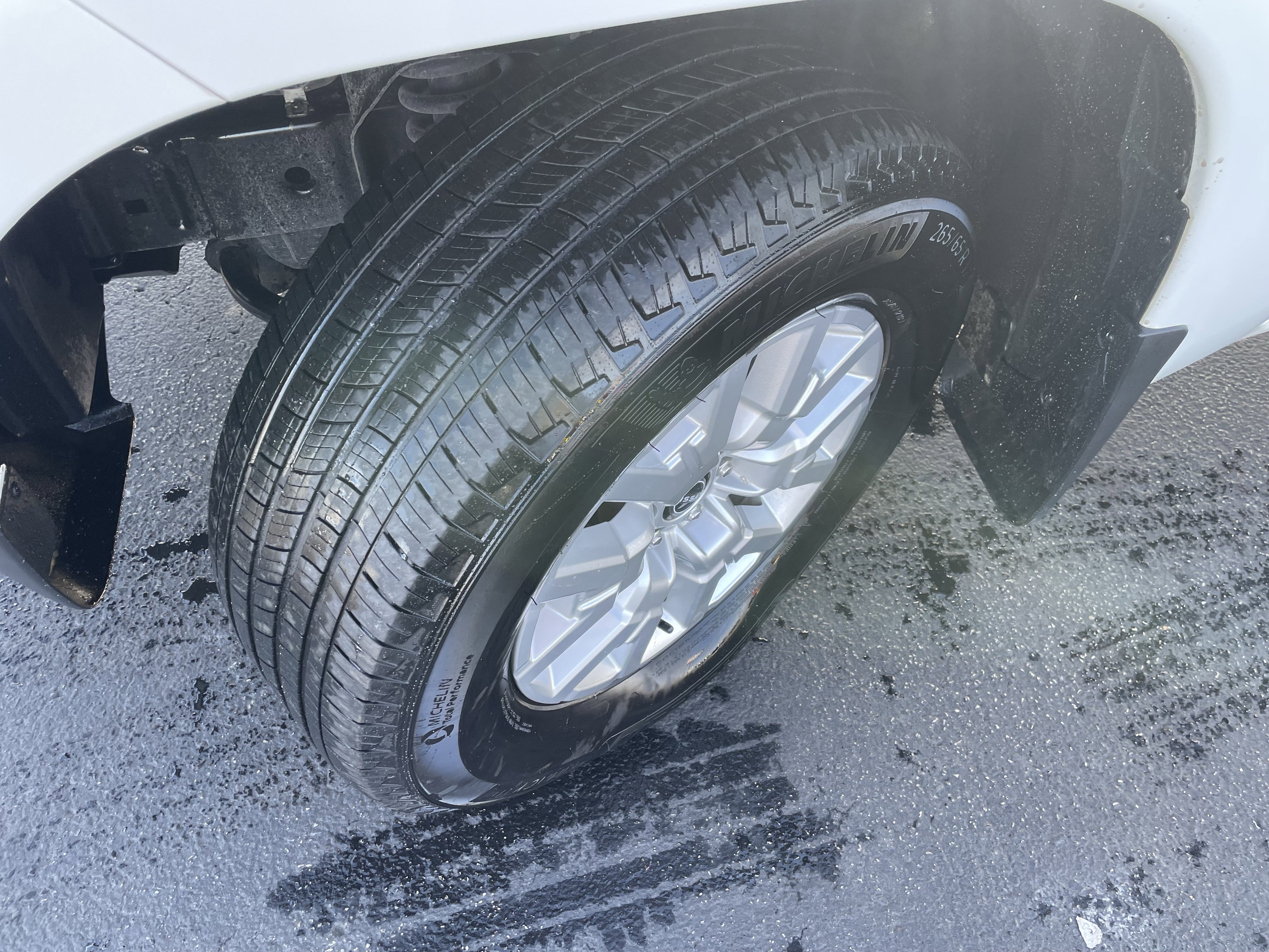 Used 2023 Nissan Frontier SV w/ Technology Package image 11