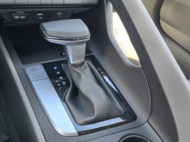 Used 2025 Hyundai Elantra Sport FWD image 19