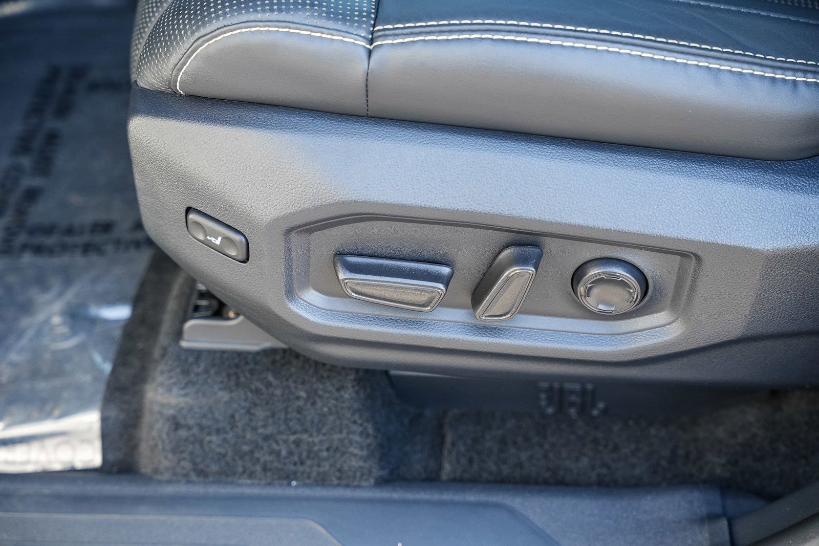 Used 2025 Toyota Sequoia Capstone AWD/4WD image 20