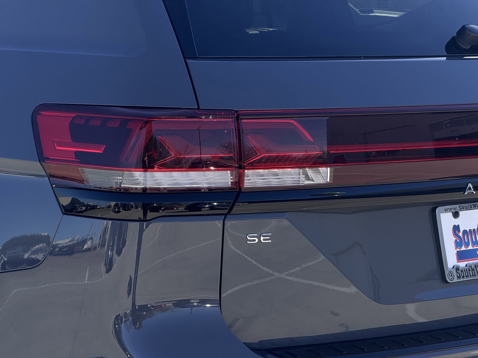 New 2026 Volkswagen Atlas Peak Edition image 9