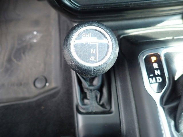 Used 2022 Jeep Gladiator Willys image 24