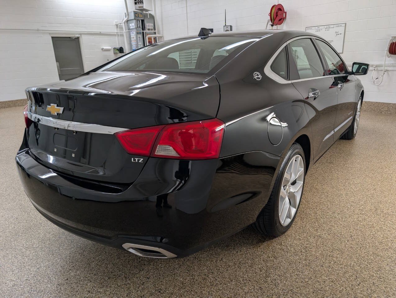 Used 2014 Chevrolet Impala LTZ FWD image 4