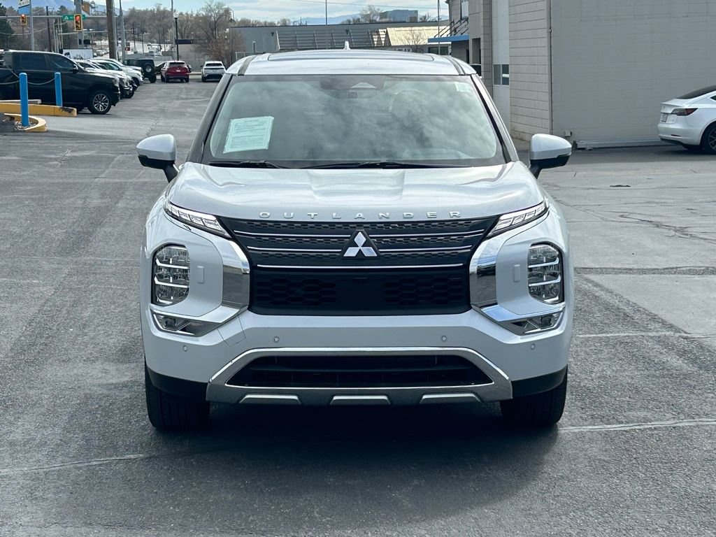Used 2025 Mitsubishi Outlander 4WD Plug-In Hybrid image 10