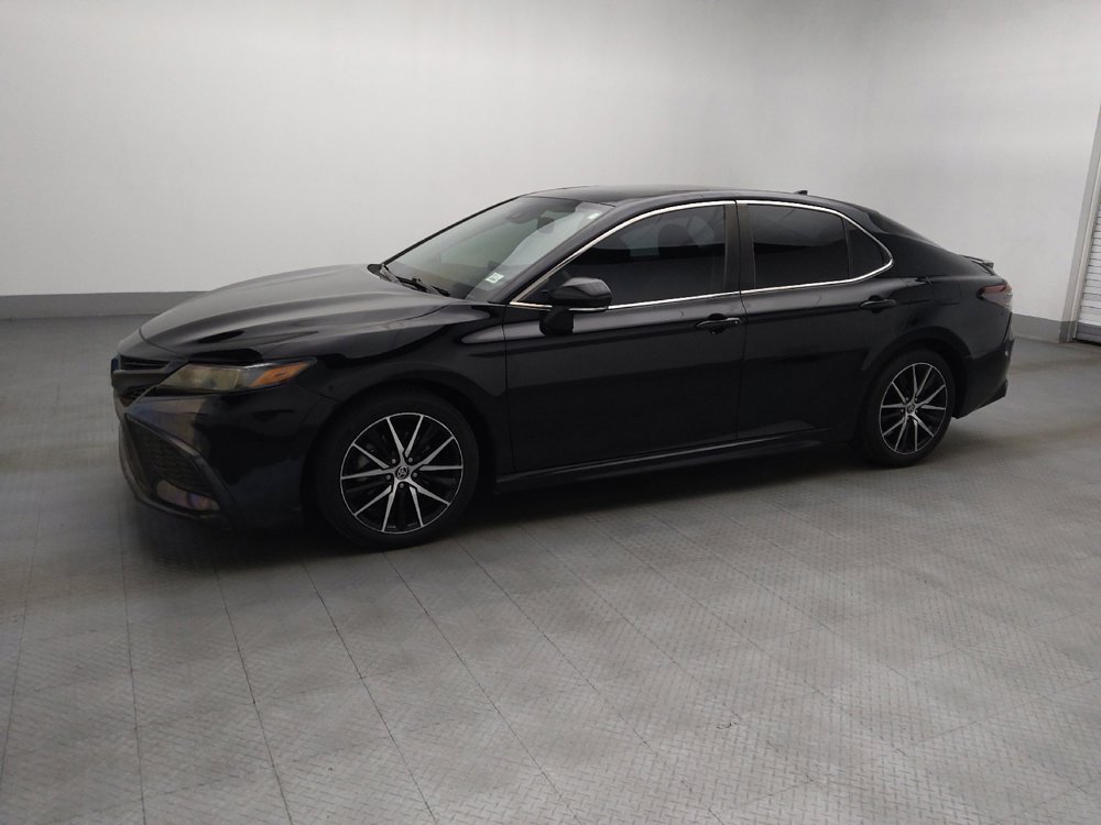 Used 2023 Toyota Camry SE w/ Cold Weather Package FWD image 2