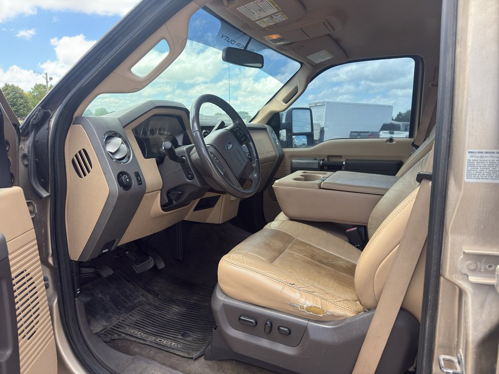 Used 2011 Ford F550 4x4 Crew Cab Super Duty w/ Payload Upgrade Pkg image 10