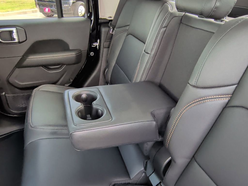 New 2025 Jeep Gladiator Sport AWD/4WD image 38