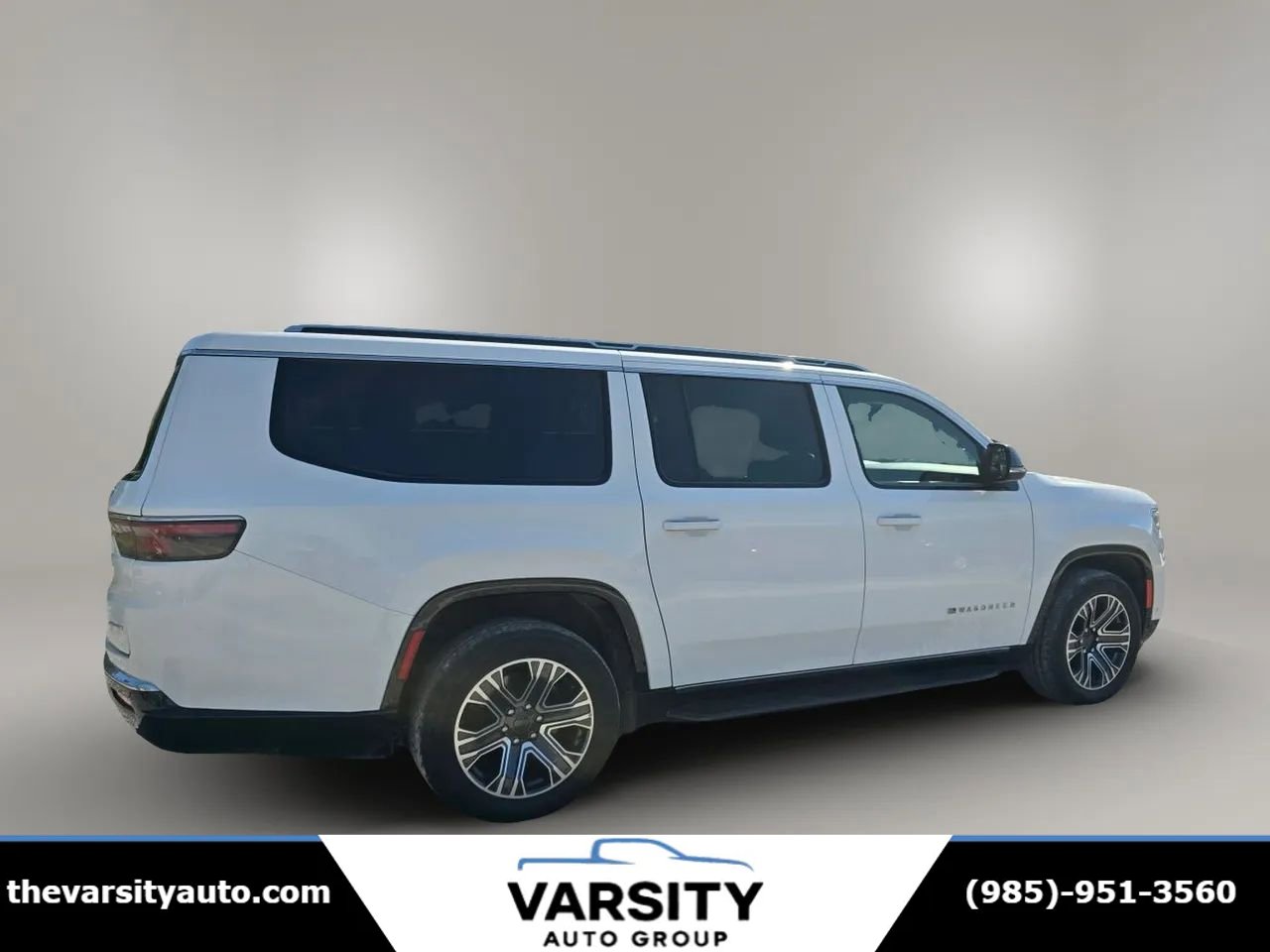 Used 2023 Jeep Wagoneer L Series II image 8