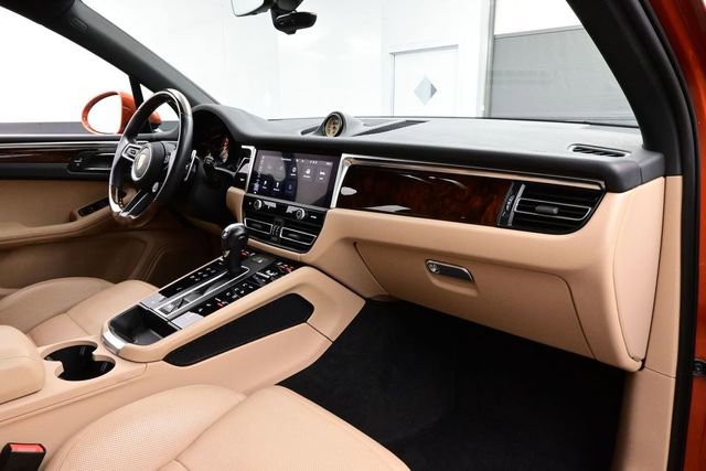 Certified 2023 Porsche Macan S AWD/4WD image 18