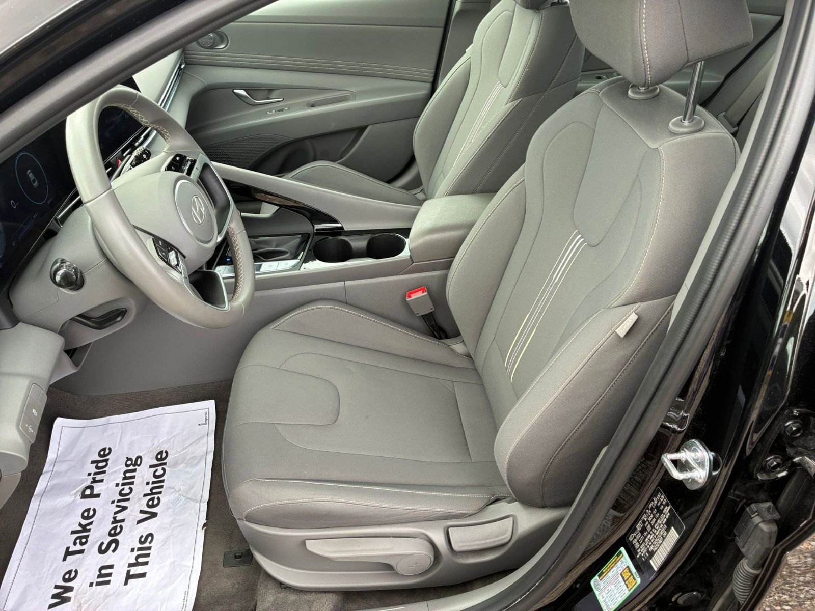 Used 2025 Hyundai Elantra SEL FWD image 36