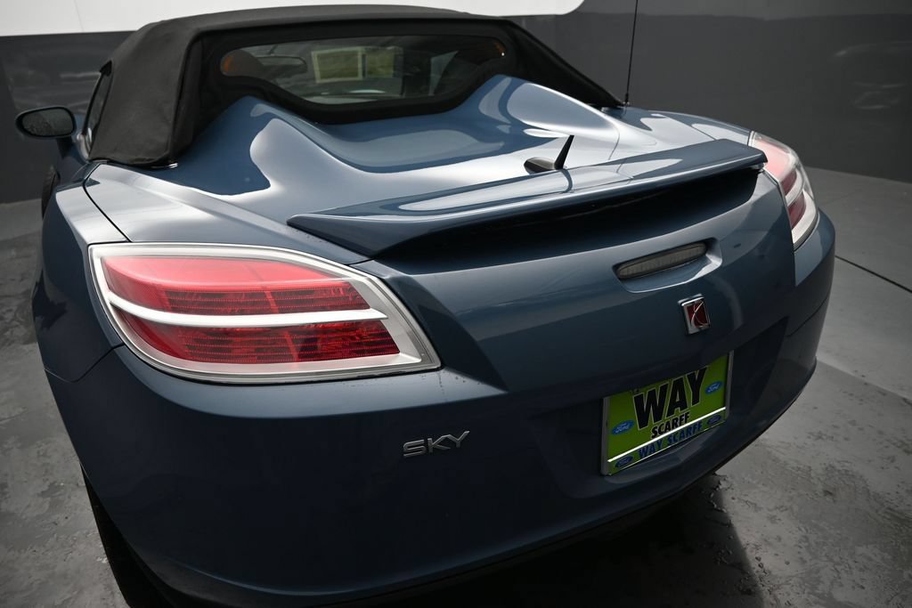 Used 2007 Saturn Sky w/ Premium Trim Pkg RWD image 2