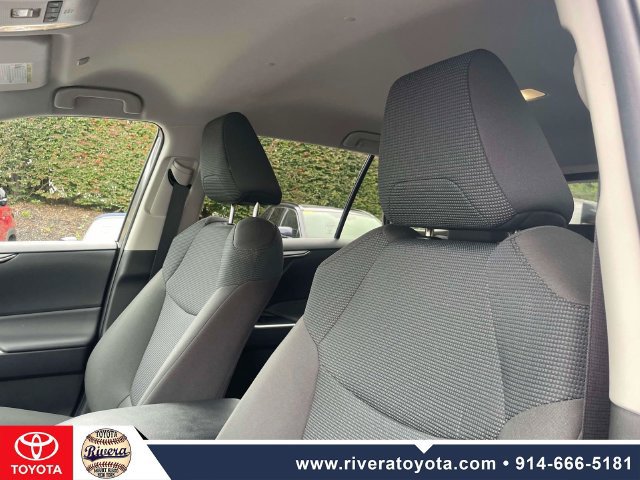 Certified 2024 Toyota RAV4 LE AWD/4WD image 18