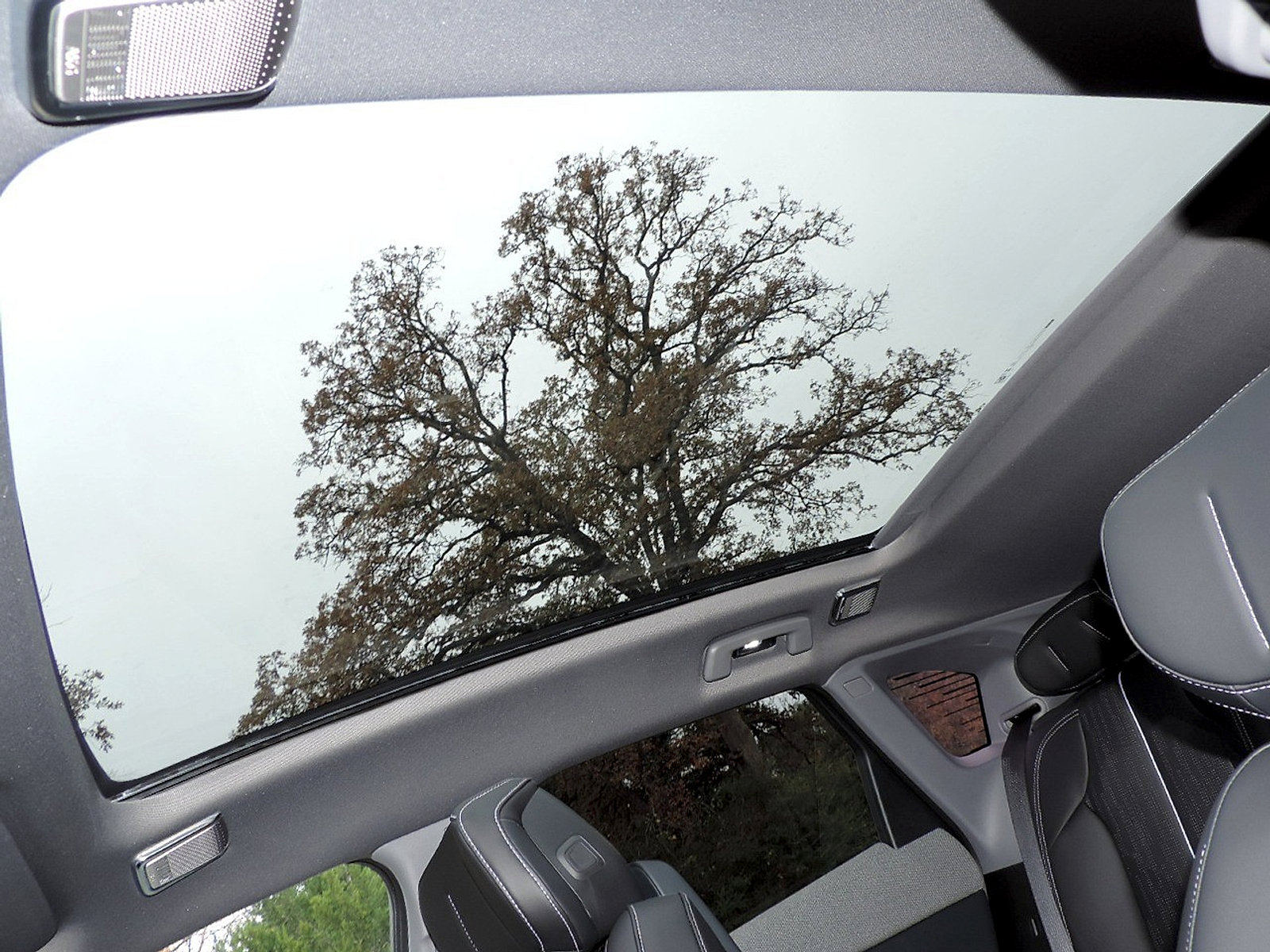 New 2026 Cadillac Optiq Luxury 2 image 14