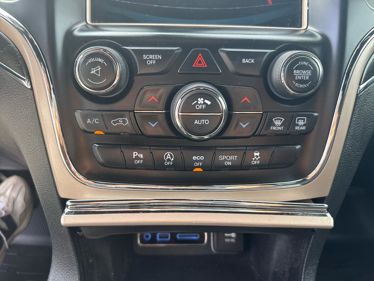 Used 2017 Jeep Grand Cherokee Limited image 28