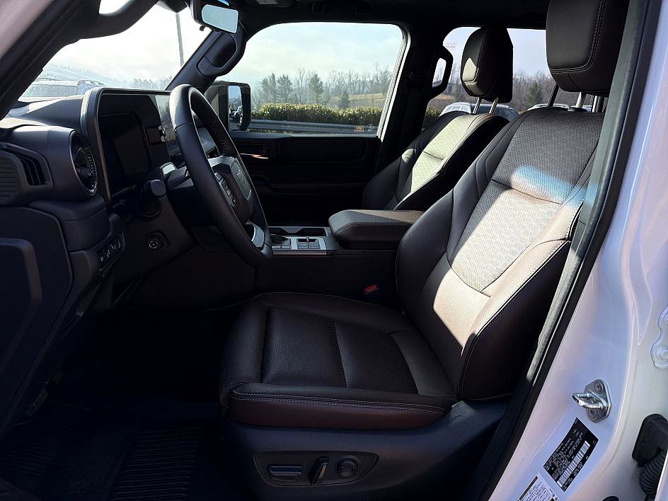 Certified 2024 Toyota Land Cruiser Base image 11