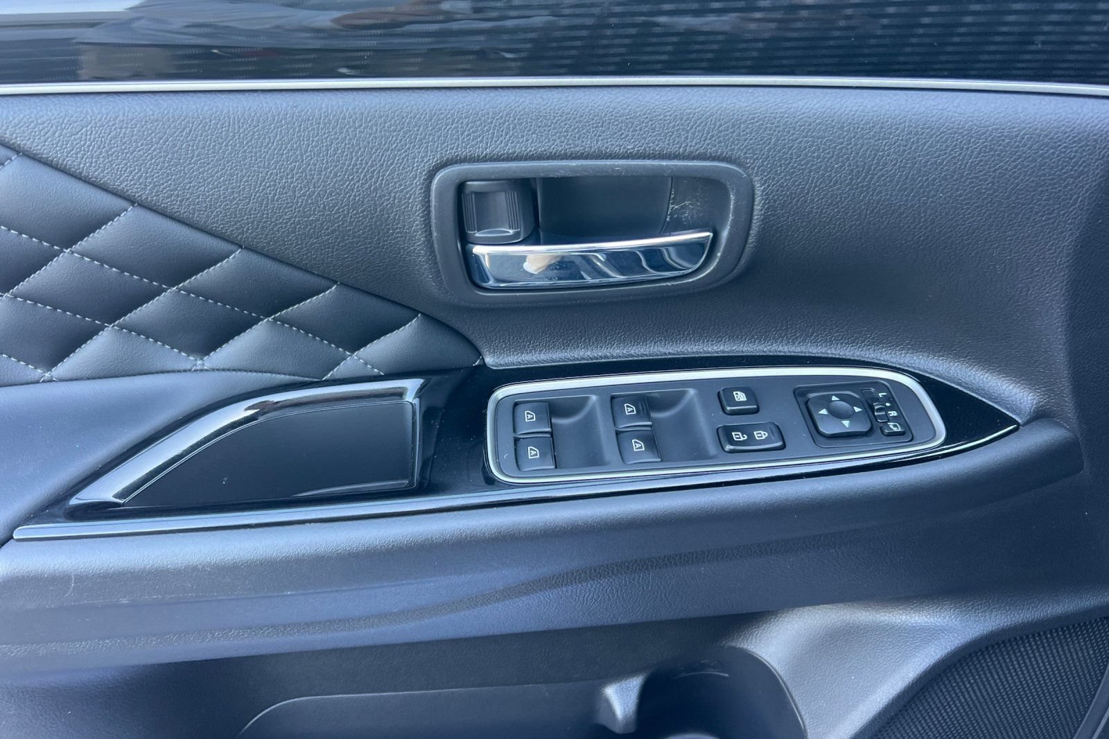 Used 2022 Mitsubishi Outlander GT AWD/4WD image 12