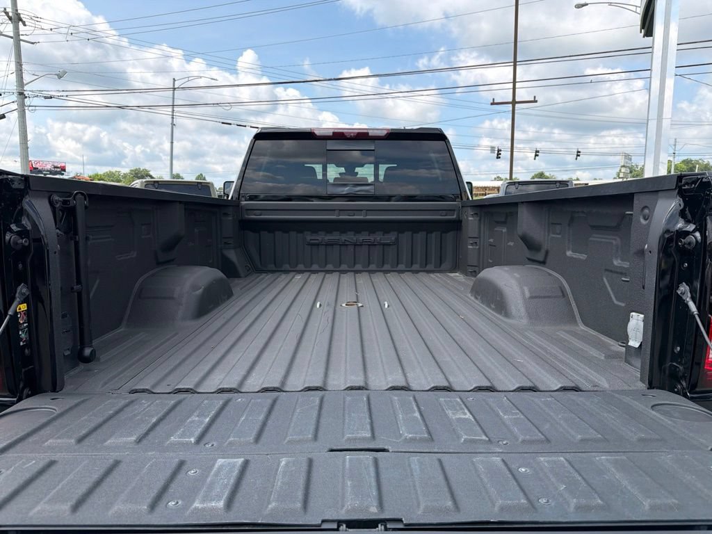 Used 2023 GMC Sierra 3500 Denali w/ Denali Ultimate Package AWD/4WD image 10