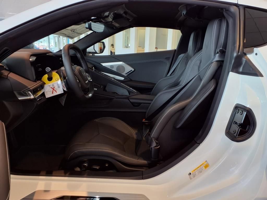 New 2025 Chevrolet Corvette Z06 w/ Z07 Performance Package image 5