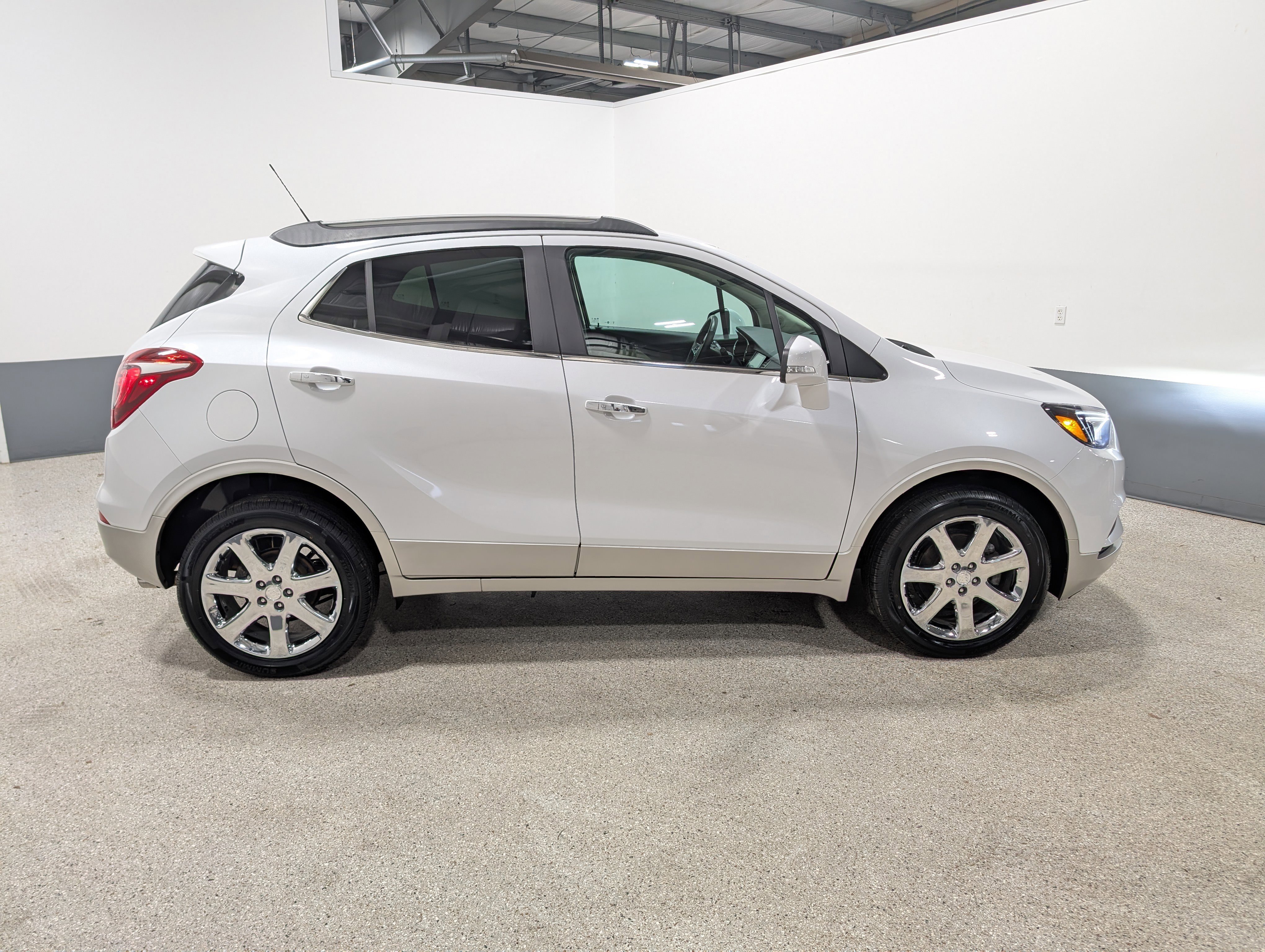 Used 2018 Buick Encore Premium w/ Experience Buick Package AWD/4WD image 2