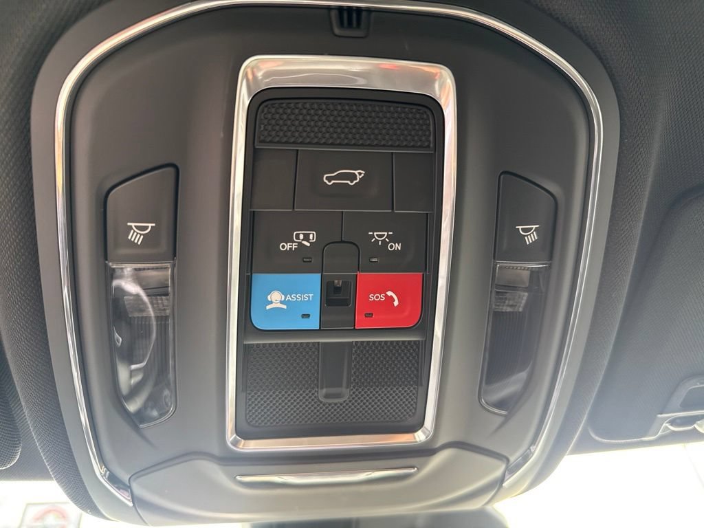 Certified 2023 Jeep Grand Cherokee Altitude RWD image 24