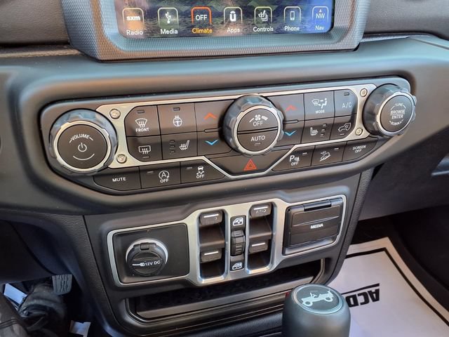 Used 2018 Jeep Wrangler Unlimited Sahara AWD/4WD image 28