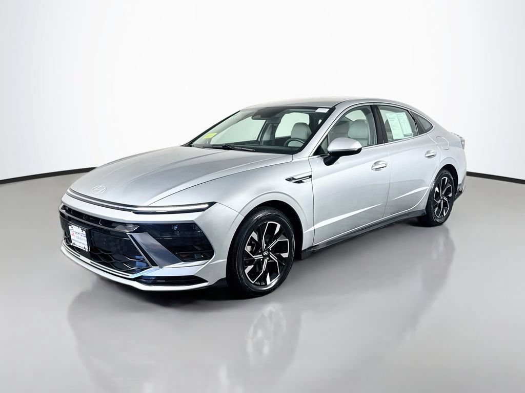 Used 2024 Hyundai Sonata SEL FWD image 2