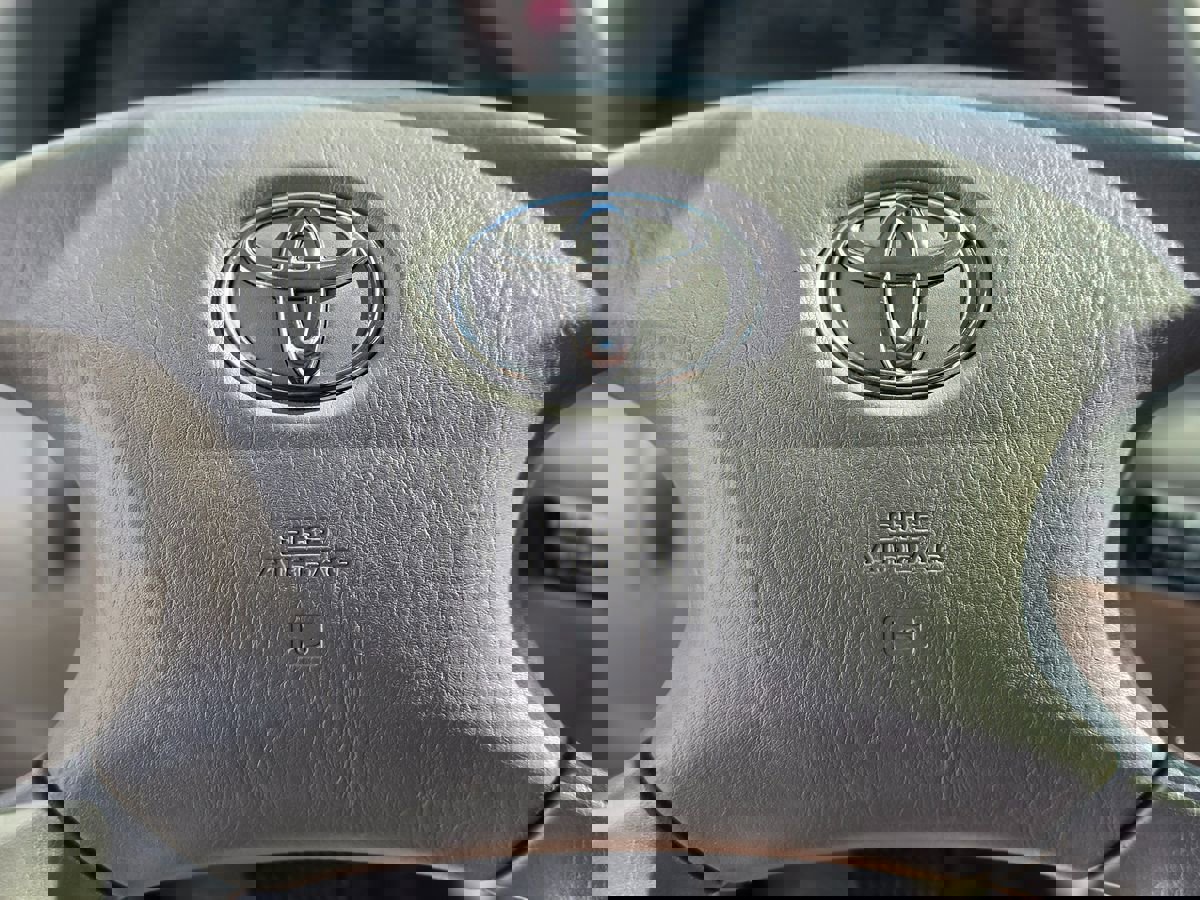 Used 2004 Toyota Camry LE image 23